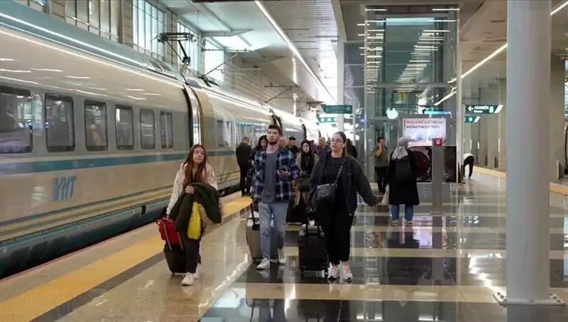YHT'lerde Ek Sefer Duyurusu: Yolculuğunuza Hız Katacak Yenilik