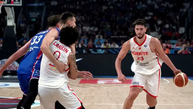 12 Dev Adam, İsveç’i Yenerek Çeyrek Finale Adım Attı!
