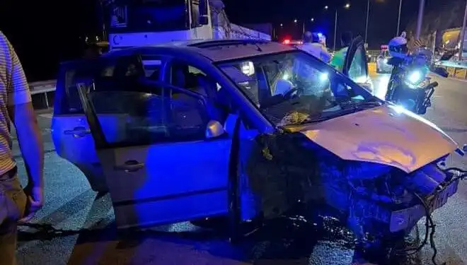 Otomobil Bariyere Çarpınca: Feci Kaza Sonucu 1 Ölü, 3 Yaralı